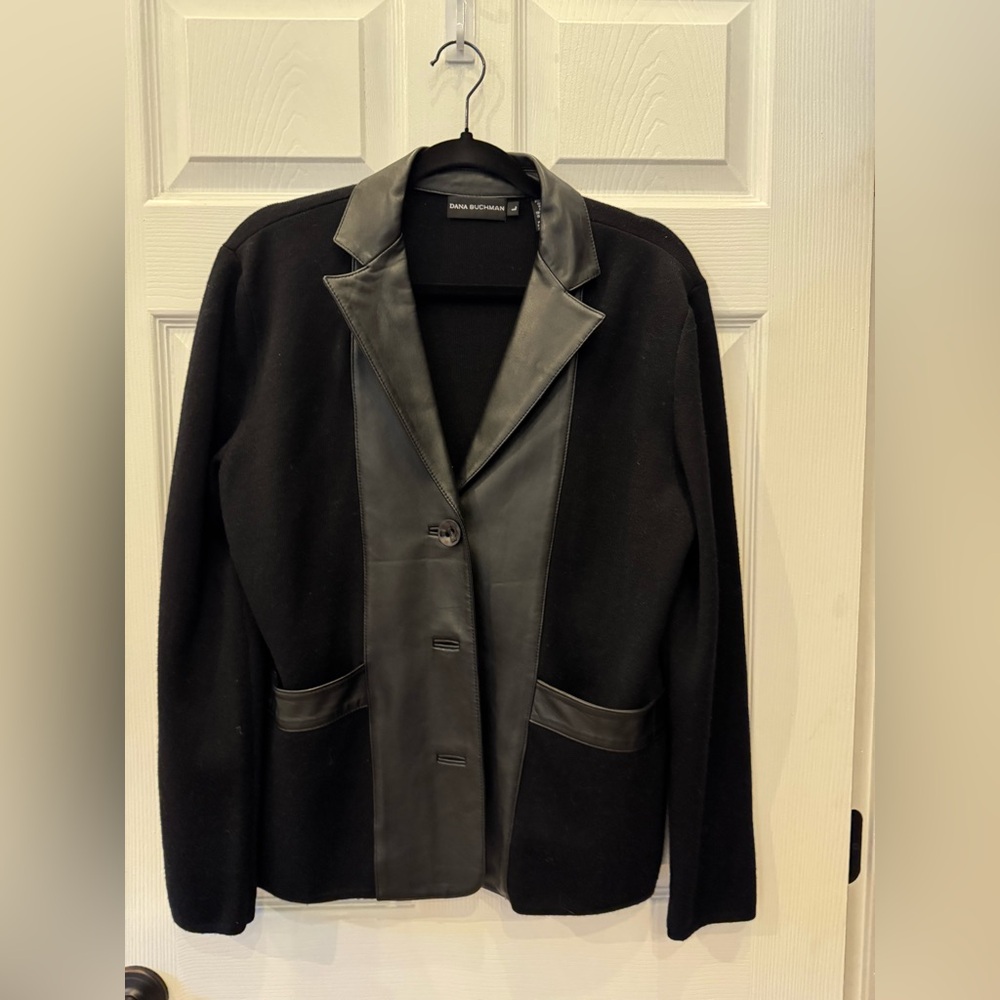 1015 Dana Buchman leather outer shell blazer